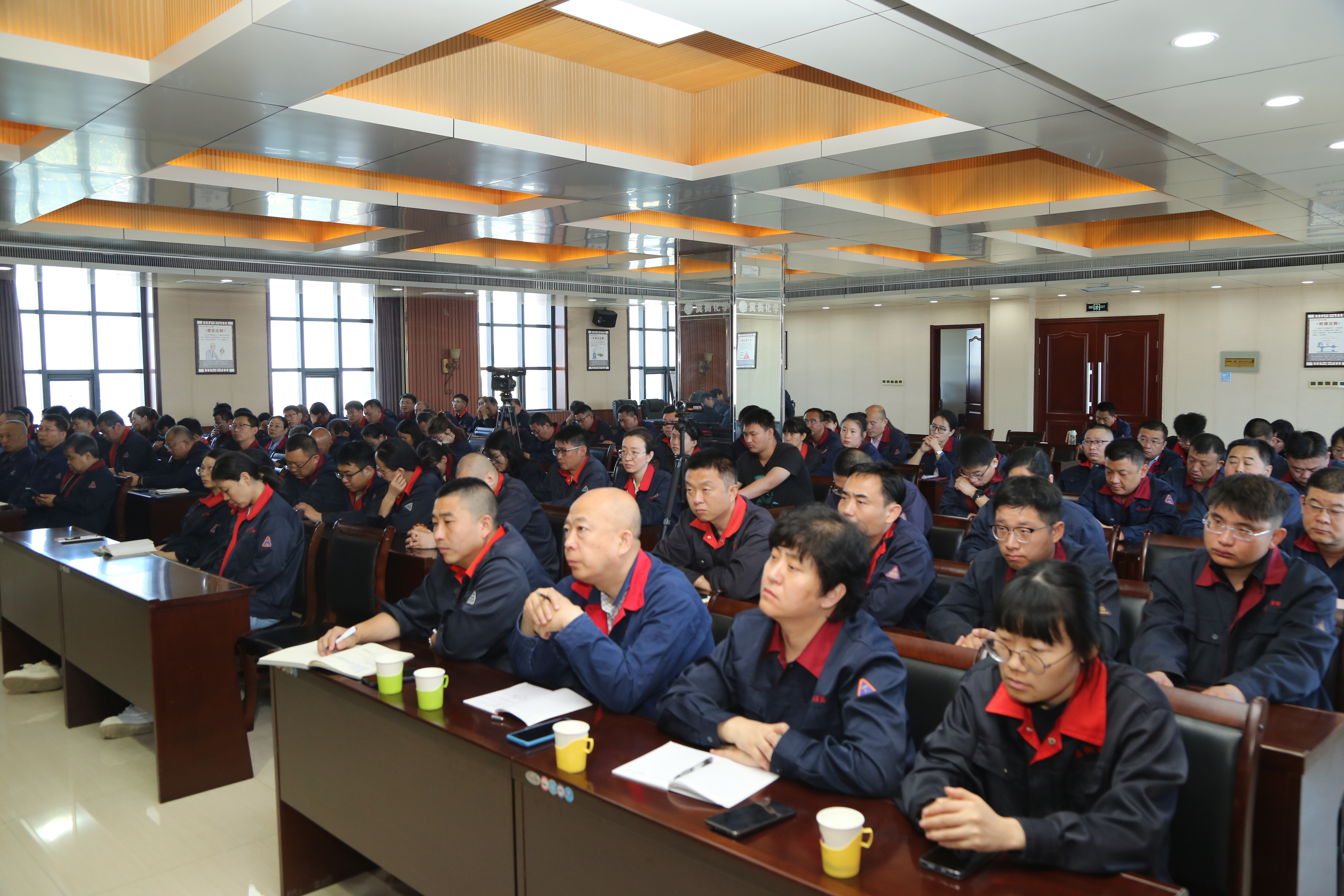 大会现场2.jpg